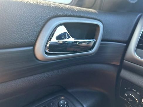 Used 2022 Jeep Grand Cherokee Laredo X RWD image 17