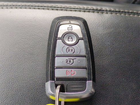 Certified 2022 Ford Explorer XLT w/ Equipment Group 202A image 28