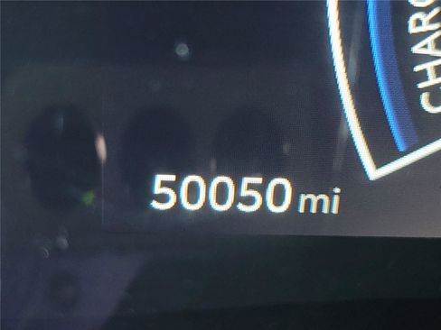 Used 2025 Toyota Camry SE image 25