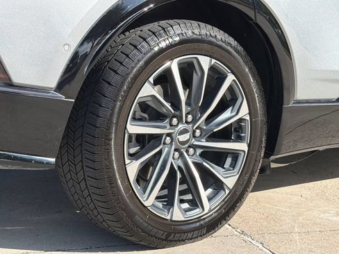 Used 2024 Cadillac Lyriq Sport RWD image 8