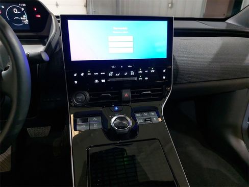 Used 2025 Subaru Solterra Touring image 21