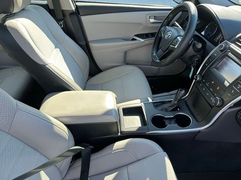 Used 2016 Toyota Camry SE image 14
