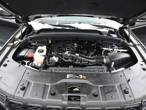 Used 2024 Jeep Grand Cherokee Altitude image 20