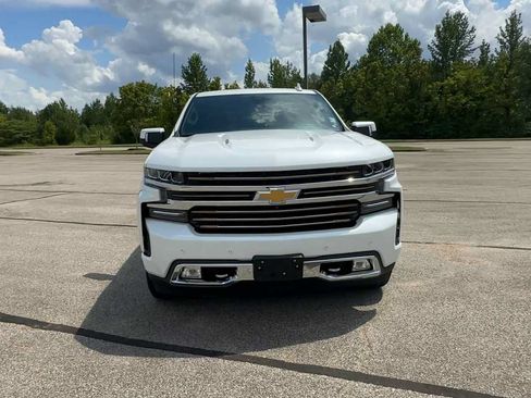 Used 2021 Chevrolet Silverado 1500 High Country w/ Technology Package AWD/4WD image 3