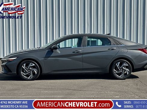 Used 2025 Hyundai Elantra SEL FWD image 7