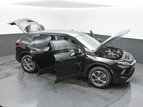 Used 2025 Chevrolet Blazer LT FWD image 32