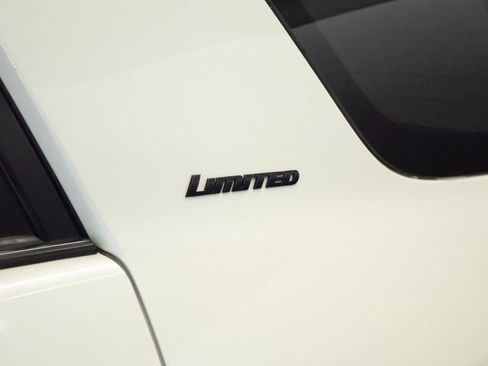 Used 2019 Toyota 4Runner Limited AWD/4WD image 13