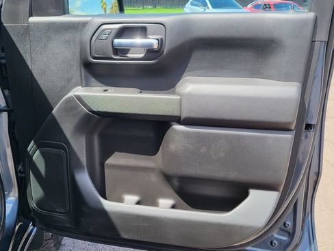 Used 2021 Chevrolet Silverado 1500 Custom Trail Boss w/ LPO, Dark Essentials Package AWD/4WD image 17