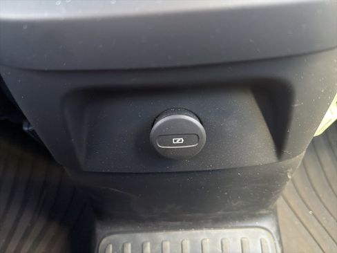 Used 2024 Volvo XC90 T8 Ultimate w/ Protection Package Premier image 61