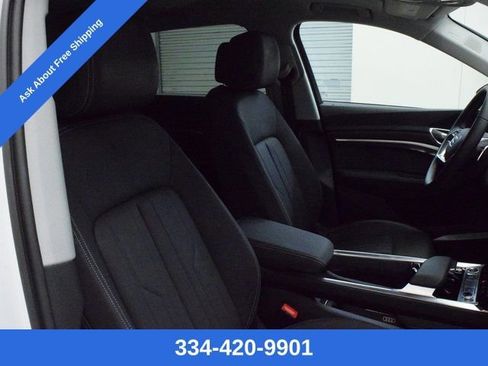 Used 2021 Audi e-tron Premium Plus w/ Premium Plus Package image 25
