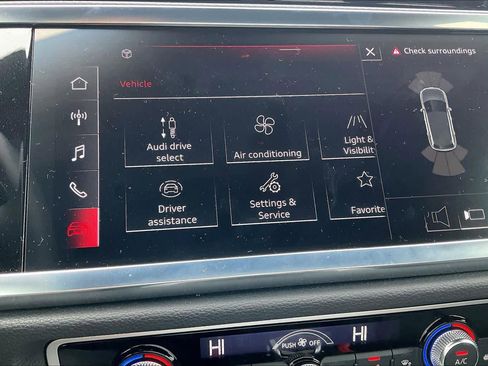 Used 2025 Audi Q3 2.0T Premium Plus image 35