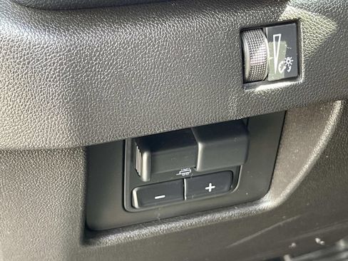 Used 2024 GMC Canyon AT4 AWD/4WD image 20