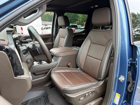 Used 2025 GMC Sierra 1500 Denali AWD/4WD image 19