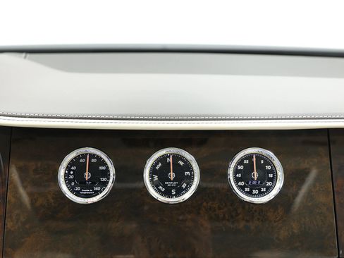 Used 2020 Bentley Flying Spur W12 image 43