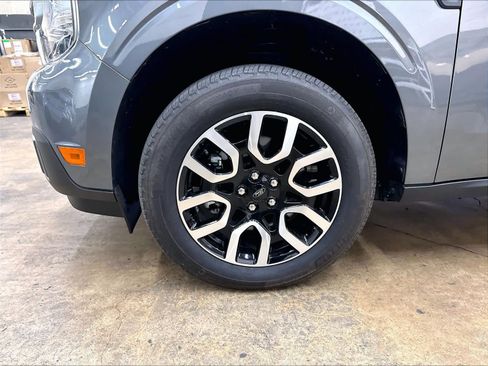 Used 2024 Ford Maverick Lariat FWD image 12
