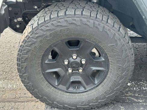 Used 2021 Jeep Gladiator Mojave AWD/4WD image 9