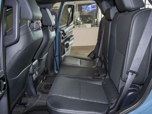 Used 2025 Toyota 4Runner TRD Off-Road Premium image 15