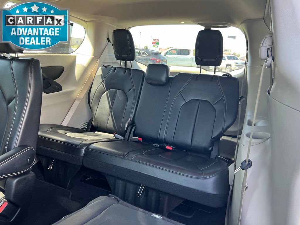 Used 2022 Chrysler Pacifica Touring-L FWD image 19