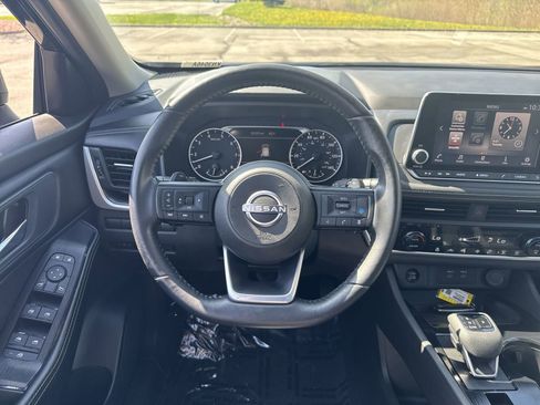Used 2024 Nissan Rogue SV w/ SV Premium Package AWD/4WD image 19