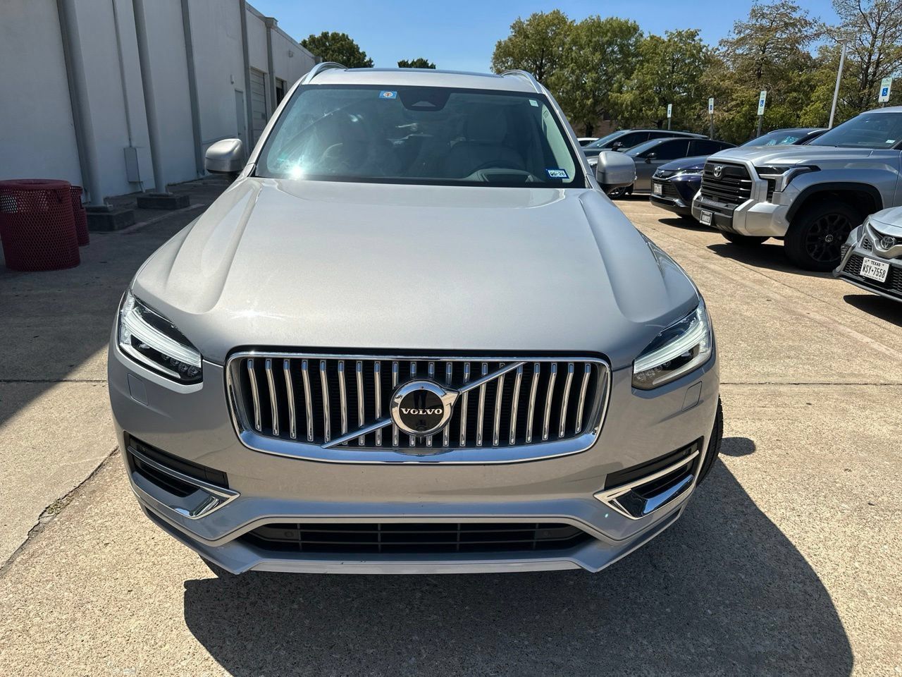 Used 2023 Volvo XC90 B6 Ultimate w/ Protection Package Premier AWD/4WD image 2