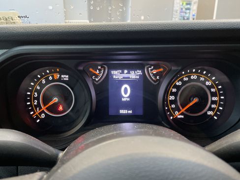 Used 2025 Jeep Gladiator Sport AWD/4WD image 21
