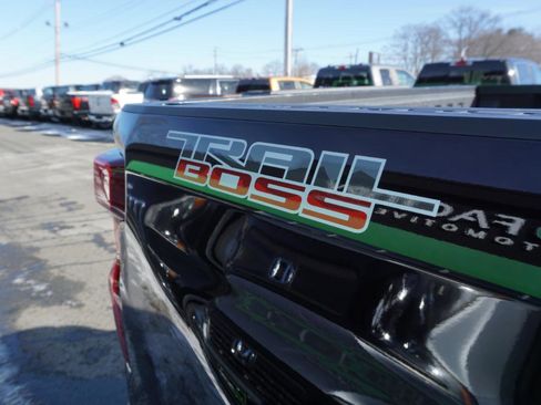 Used 2021 Chevrolet Silverado 1500 LT Trail Boss image 7