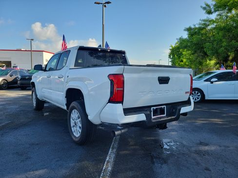 Used 2025 Toyota Tacoma SR5 RWD image 9