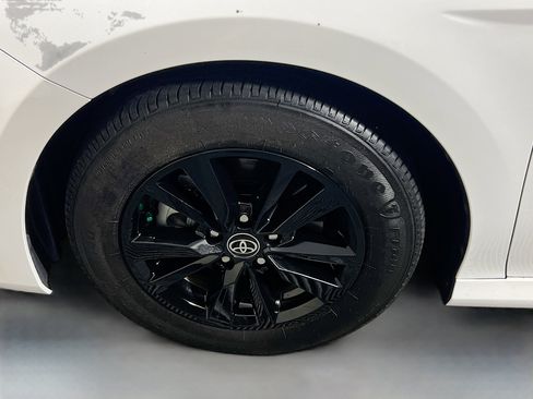 Used 2025 Toyota Camry LE image 13