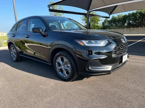 Certified 2026 Honda HR-V LX image 3
