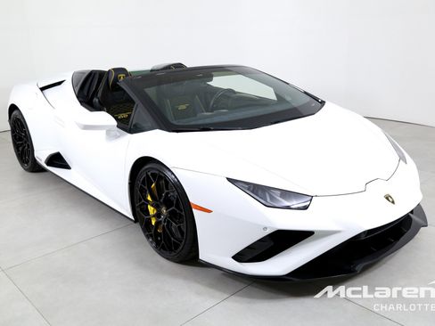 Used 2022 Lamborghini Huracan EVO image 4