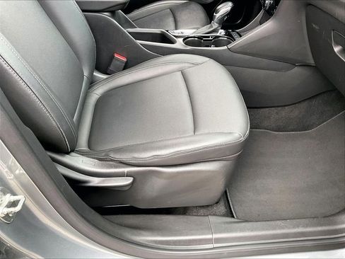 Used 2024 Buick Encore GX Sport Touring AWD/4WD image 35