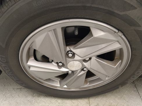 Used 2025 Hyundai Elantra SE w/ Cargo Package FWD image 31