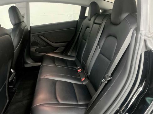 Used 2018 Tesla Model 3 Long Range RWD image 31