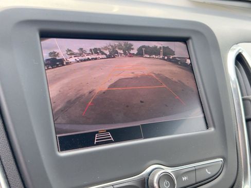 Certified 2023 Chevrolet Equinox LS w/ Driver Confidence II Package image 26