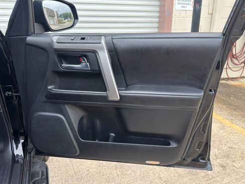 Used 2016 Toyota 4Runner SR5 Premium RWD image 40
