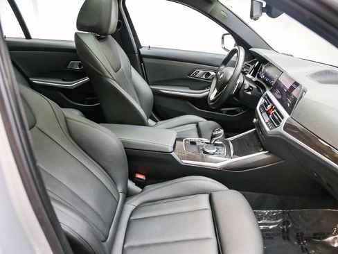 Used 2019 BMW 330i Sedan w/ Convenience Package RWD image 17