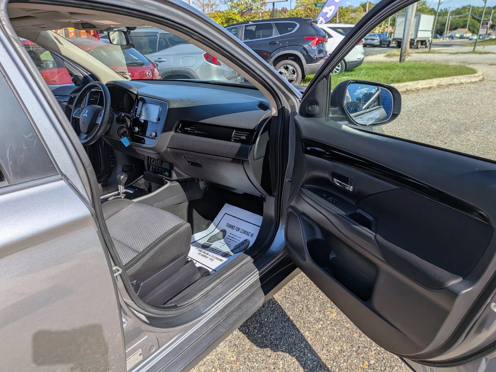 Used 2020 Mitsubishi Outlander ES FWD image 34