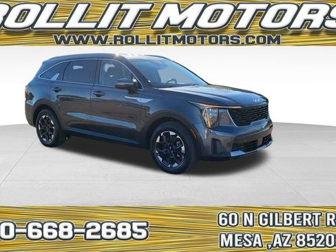 Used 2024 Kia Sorento S image 1