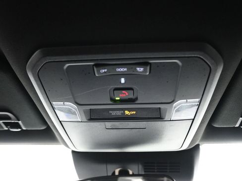 Used 2025 Toyota Tacoma SR image 23