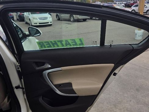 Used 2012 Buick Regal Premium image 14