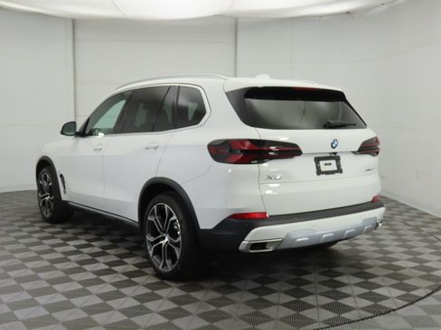 New 2026 BMW X5 sDrive40i w/ Premium Package image 7