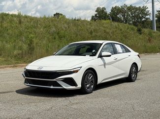 Used 2024 Hyundai Elantra SEL video 1