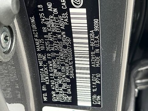 New 2025 Lexus ES 300h w/ Premium Package image 25