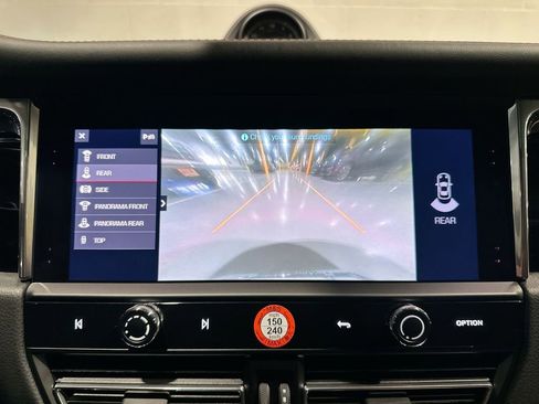 Used 2025 Porsche Macan image 16