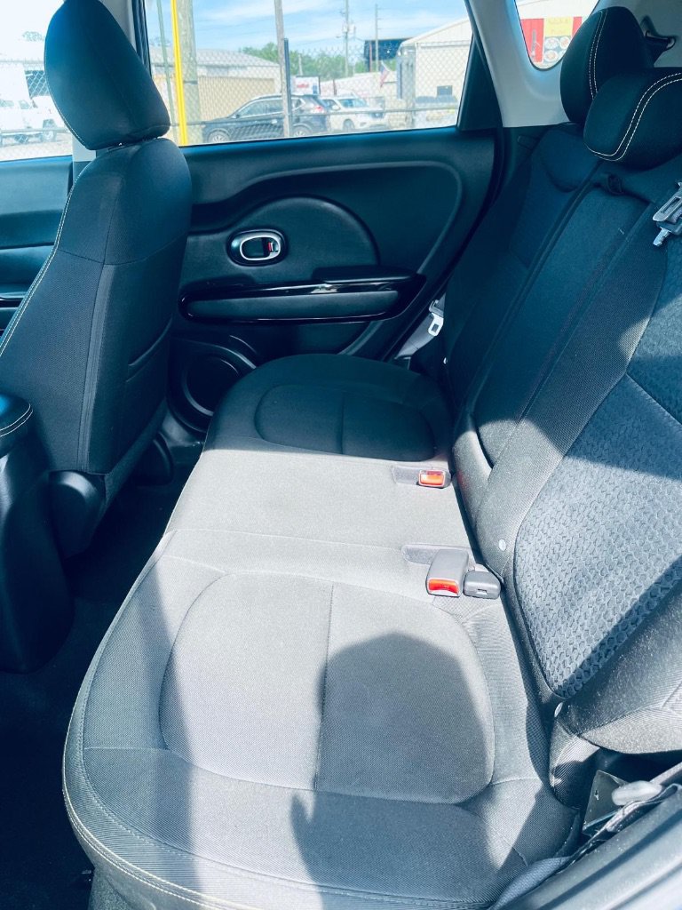 Used 2016 Kia Soul + w/ Audio Package FWD image 8