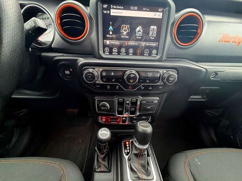 Used 2021 Jeep Gladiator Mojave AWD/4WD image 24