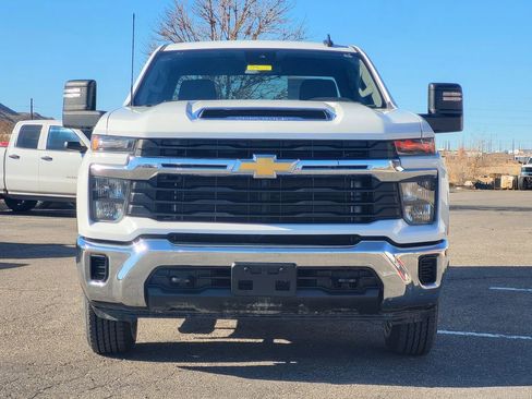 Used 2024 Chevrolet Silverado 2500 LT image 3