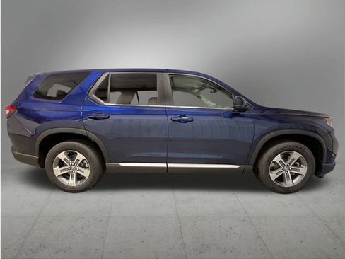 New 2025 Honda Pilot EX-L image 8