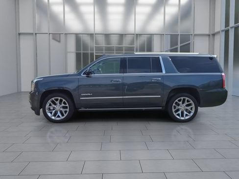 Used 2020 GMC Yukon XL Denali w/ Denali Ultimate Package AWD/4WD image 5