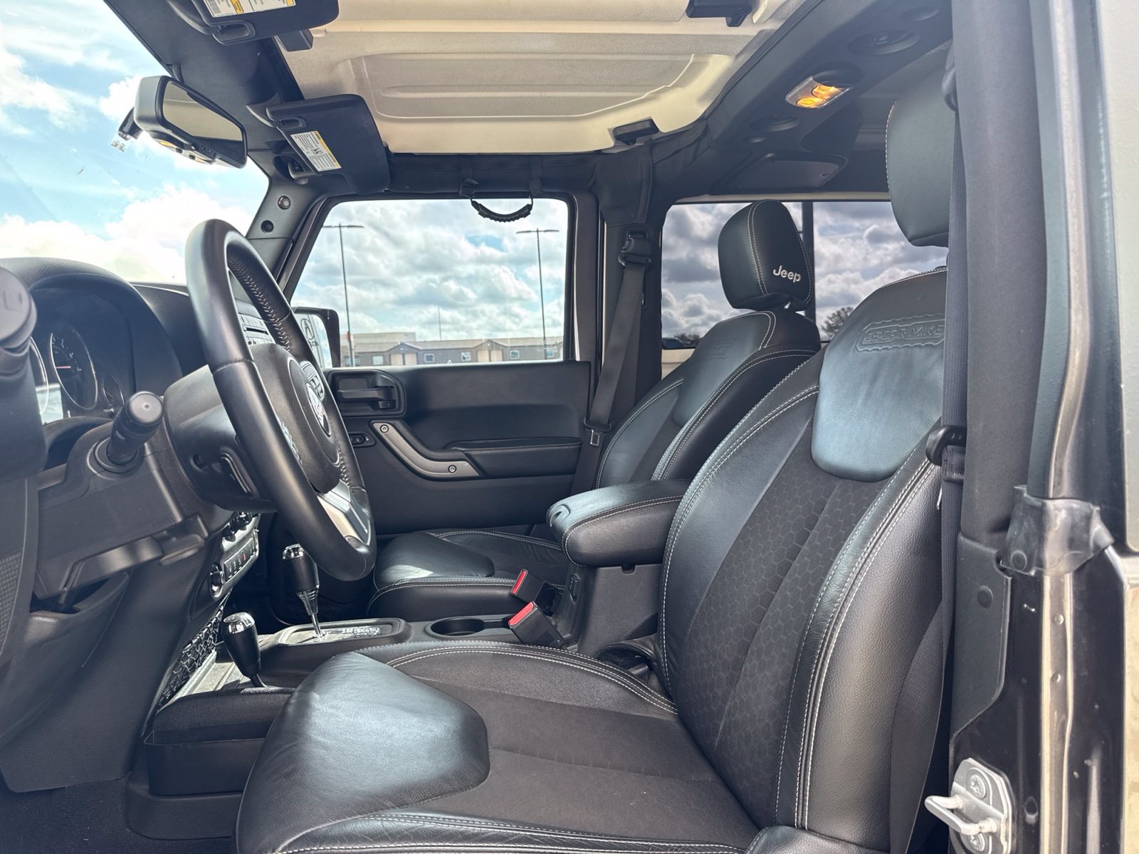 Used 2018 Jeep Wrangler Sport AWD/4WD image 9